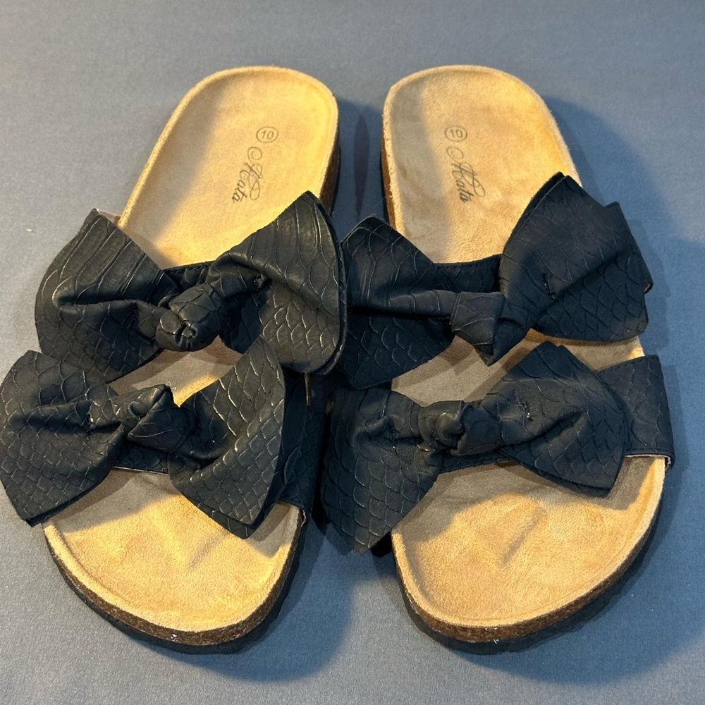 Mata black two bow strap  Sandal  shoes  WOMEN Size  10
